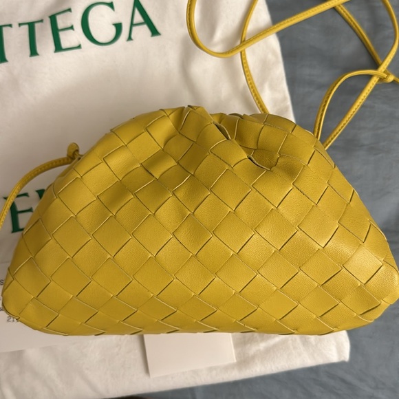 Authentic Bottega Veneta Yellow intrecciato leather mini clutch 💛 - Picture 8 of 9